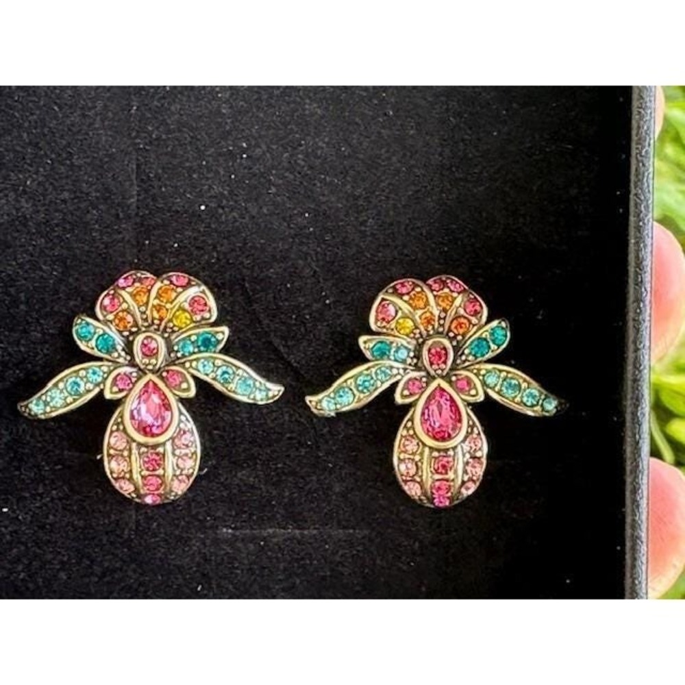 New Authen HEIDI DAUS "Jack In The Pulpit" Crystal Floral Button Earrings ~ clip